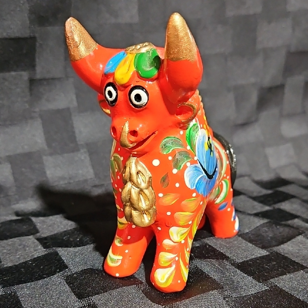 Beautiful Hand-Painted Ceramic Peruvian Pucará Bull Torito with Golden Tongue